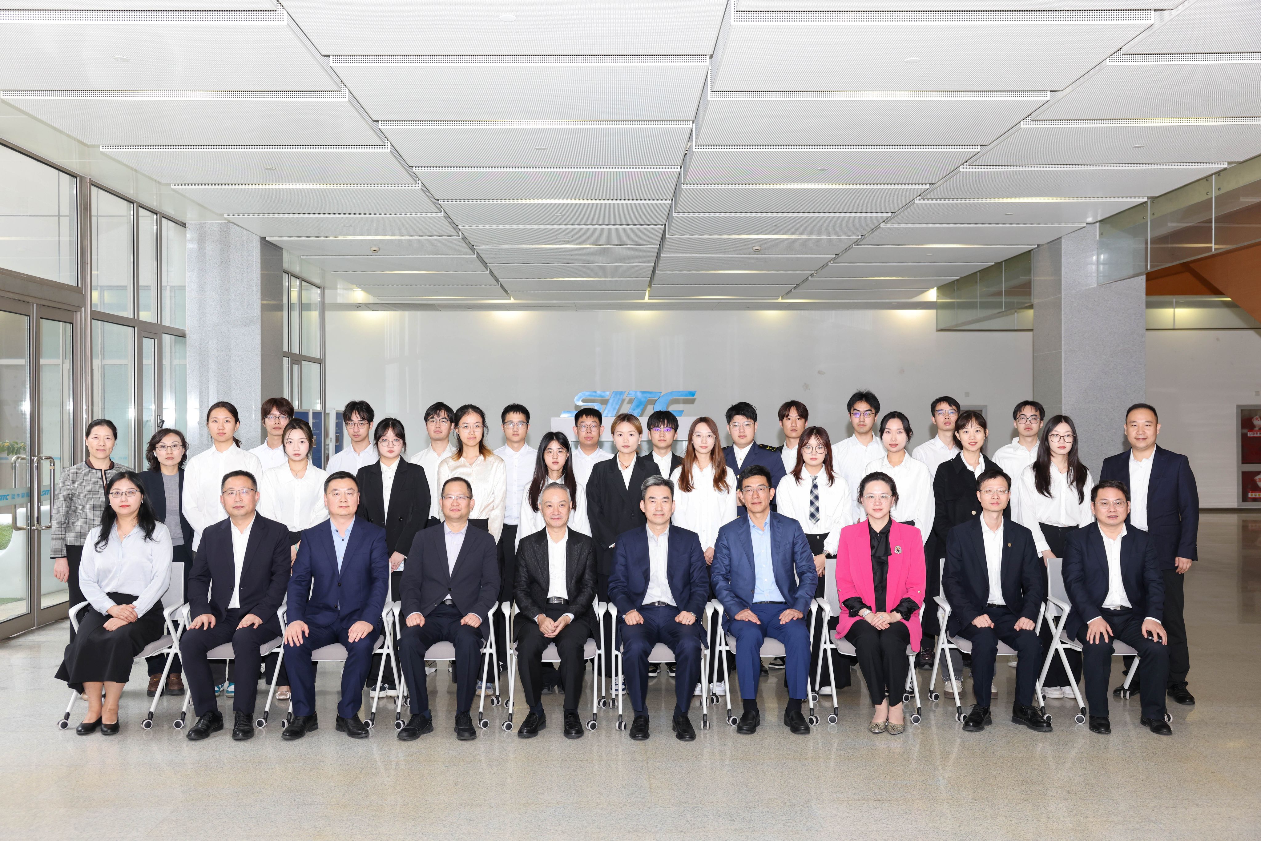 2025.10.31 上海海事大学第八期SITC Mini-MBA航运定向培养班开班仪式暨校企合作捐赠仪式成功举行3.jpg